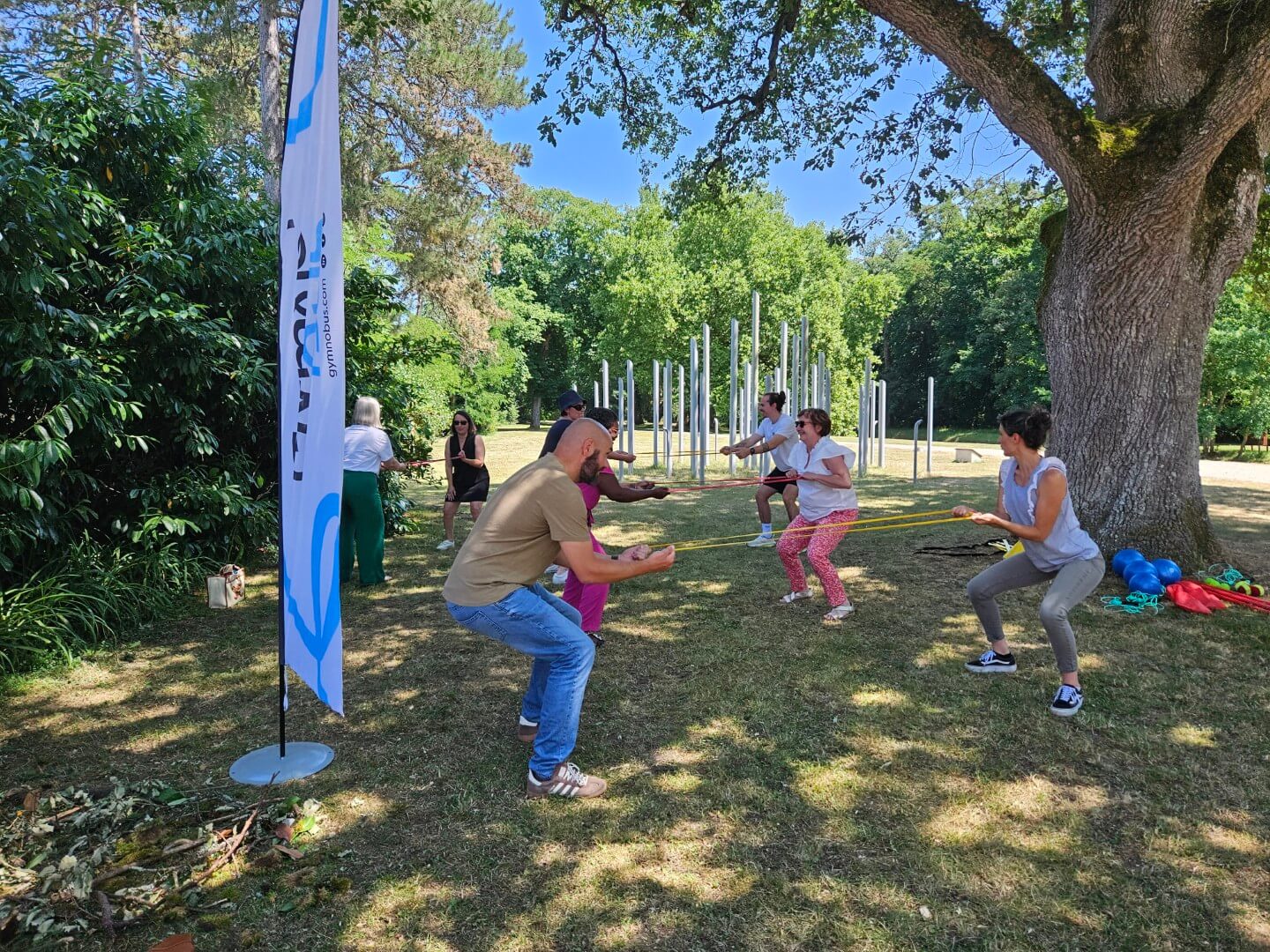 Échauffement collectif encadré par un éducateur sportif de la LCSE, certifié FFSE